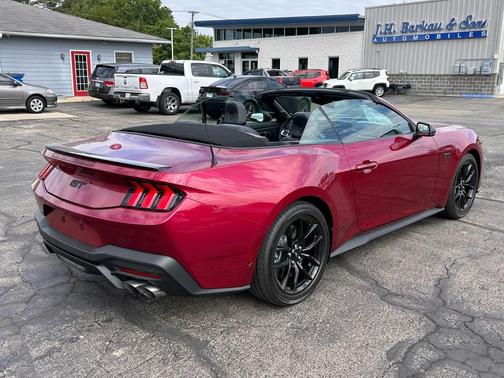 Molten Magenta Metallic Tri-coat 2025 Ford Mustang GT Premium