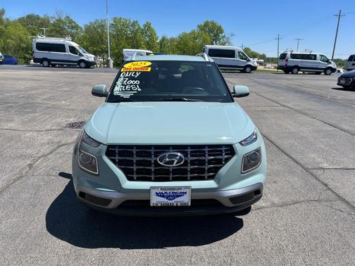 Mirage Green 2025 Hyundai VENUE SEL