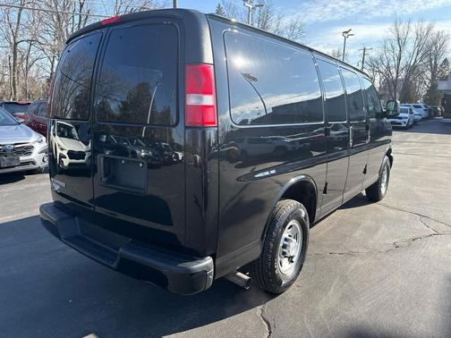 2018 Chevrolet Express 2500 LS