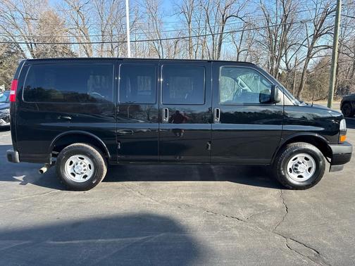 2018 Chevrolet Express 2500 LS