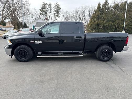 2019 RAM 1500 SLT