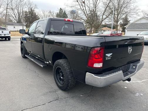2019 RAM 1500 SLT