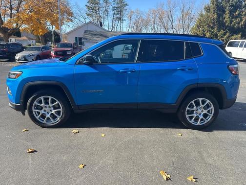 2023 Jeep Compass Latitude Lux