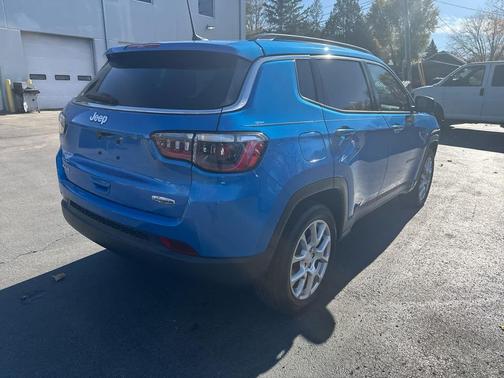 2023 Jeep Compass Latitude Lux