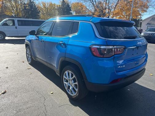 2023 Jeep Compass Latitude Lux
