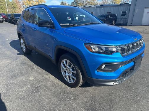 2023 Jeep Compass Latitude Lux