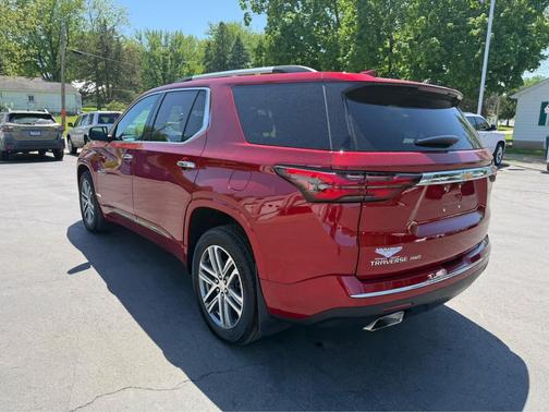 Radiant Red Tintcoat 2023 Chevrolet Traverse High Country