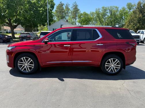 Radiant Red Tintcoat 2023 Chevrolet Traverse High Country