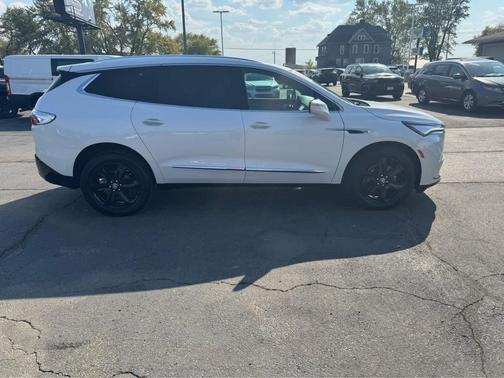 2024 Buick Enclave Essence AWD