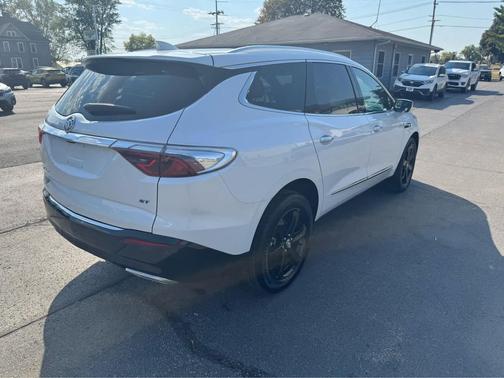 2024 Buick Enclave Essence AWD