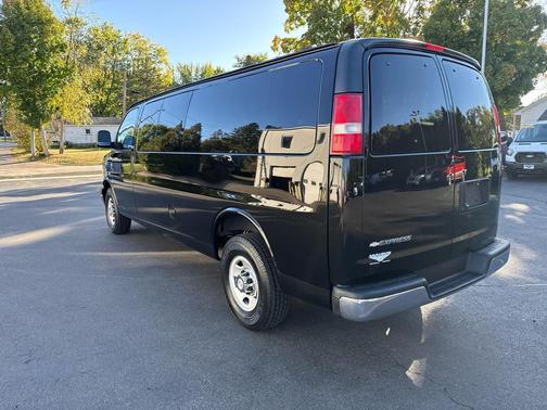 2017 Chevrolet Express 3500 LT