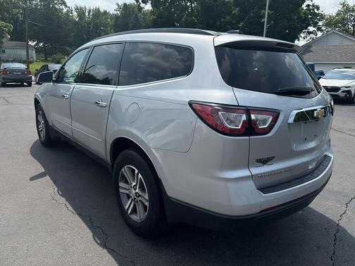 2017 Chevrolet Traverse 2LT