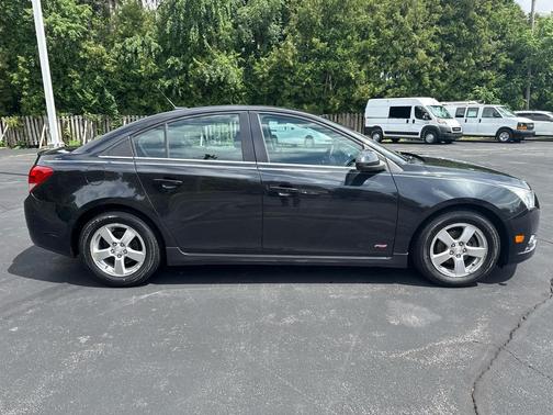 Black Granite Metallic 2014 Chevrolet Cruze 1LT
