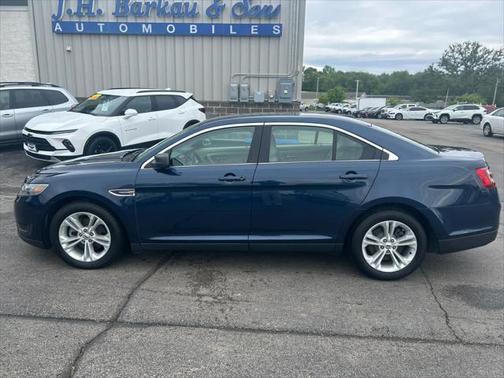 2016 Ford Taurus SE