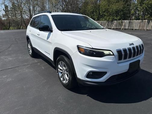 Bright White Clearcoat 2022 Jeep Cherokee Latitude Lux