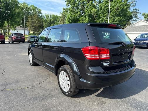 Brilliant Black Crystal Pearl 2013 Dodge Journey American Value Pkg