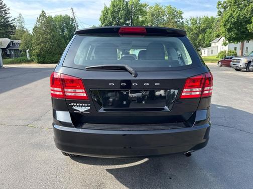 Brilliant Black Crystal Pearl 2013 Dodge Journey American Value Pkg