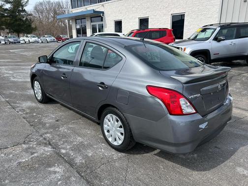 2019 Nissan Versa 1.6 S+