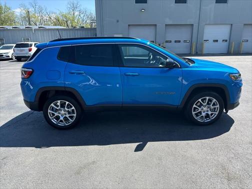 2023 Jeep Compass Latitude Lux