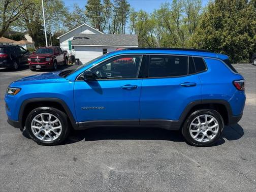 2023 Jeep Compass Latitude Lux