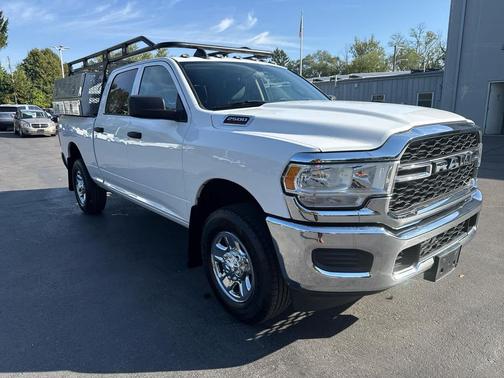 2020 RAM 2500 Tradesman Crew Cab 4X4 6'4' Box