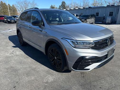 2022 Volkswagen Tiguan 2.0T SE R-Line Black 4MOTION