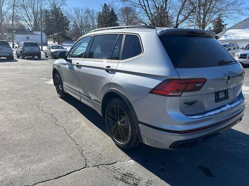 2022 Volkswagen Tiguan 2.0T SE R-Line Black 4MOTION