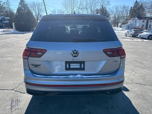 2022 Volkswagen Tiguan 2.0T SE R-Line Black 4MOTION