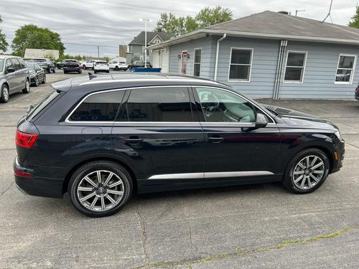 Ink Blue Metallic 2017 Audi Q7 3.0T Prestige