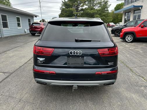 BLUE 2017 Audi Q7 3.0T Prestige