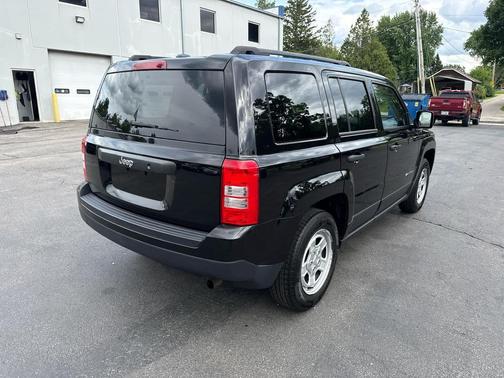 Black Clearcoat 2016 Jeep Patriot Sport