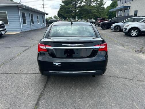 2013 Chrysler 200 LX