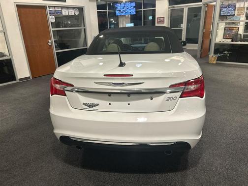 2011 Chrysler 200 Touring