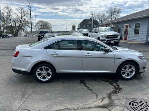 2018 Ford Taurus SE