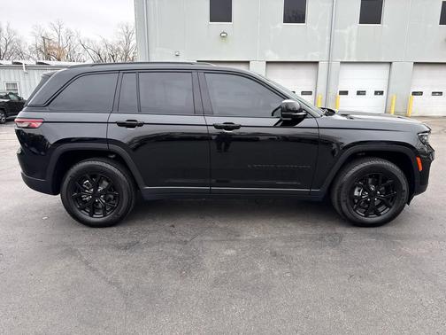 2024 Jeep Grand Cherokee Altitude