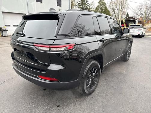 2024 Jeep Grand Cherokee Altitude