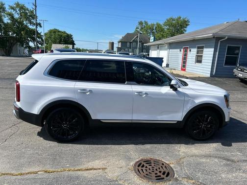 Glacial White Pearl 2022 Kia Telluride SX
