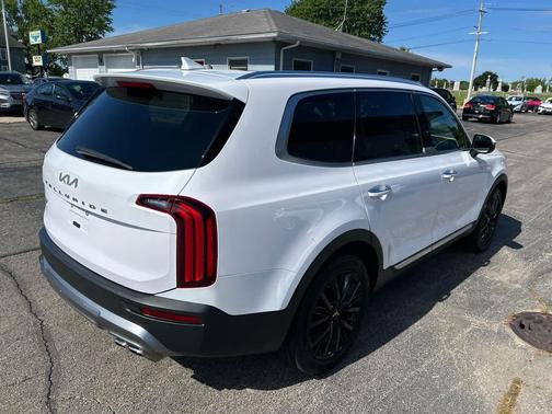 Glacial White Pearl 2022 Kia Telluride SX