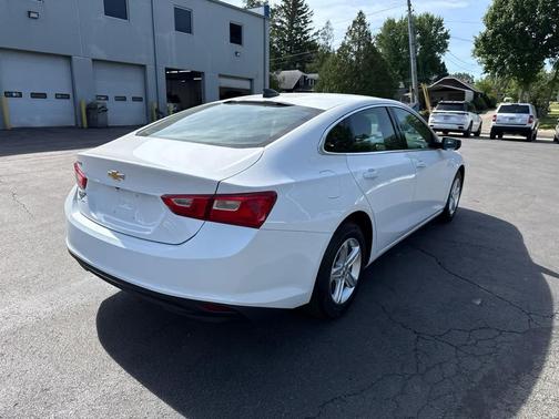 Summit White 2019 Chevrolet Malibu 1LS