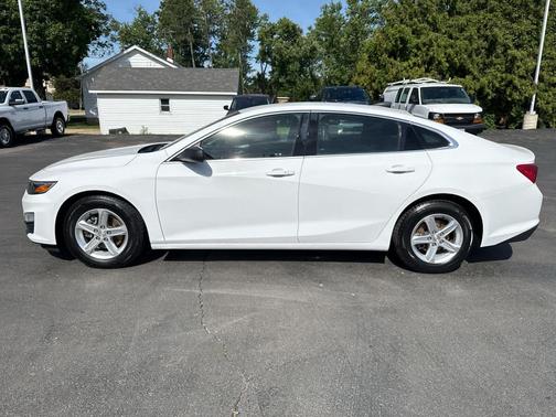 Summit White 2019 Chevrolet Malibu 1LS