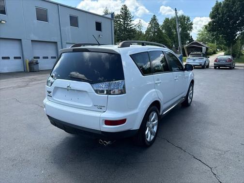2010 Mitsubishi Outlander XLS