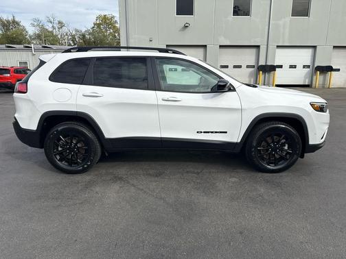 2023 Jeep Cherokee Altitude