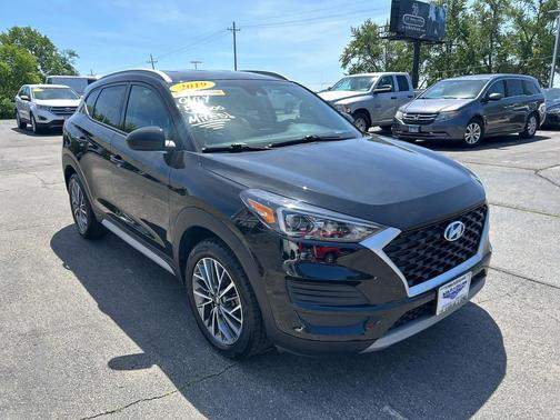 Black Noir Pearl 2019 Hyundai TUCSON SE