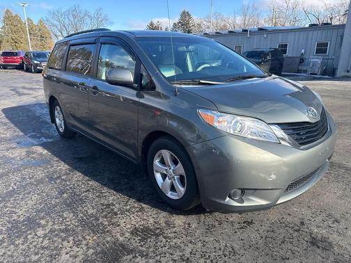 2014 Toyota Sienna LE