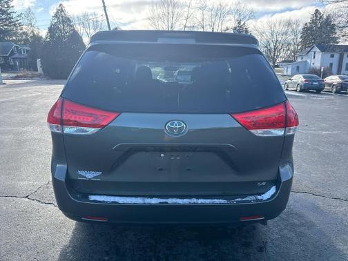 2014 Toyota Sienna LE