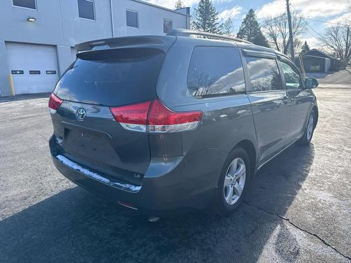 2014 Toyota Sienna LE