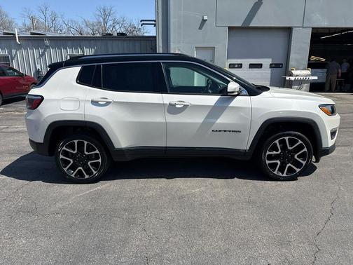 Pearl White Tri-Coat 2018 Jeep Compass Limited
