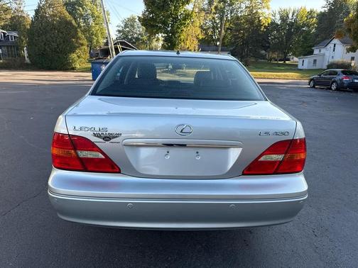 2003 Lexus LS 430 Base