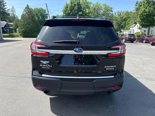 Crystal Black Silica 2023 Subaru Ascent Limited 7-Passenger