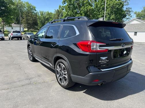 Crystal Black Silica 2023 Subaru Ascent Limited 7-Passenger